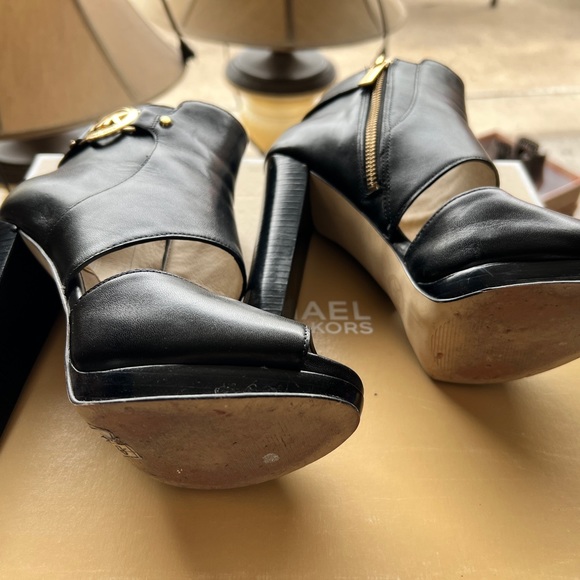 Michael Kors Wyatt Open Toe Booties - Picture 5 of 7
